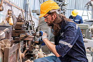 Examples of Blue-Collar Jobs With Salaries
