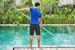 Finding Reliable Pool Cleaners Near You with Tealpot