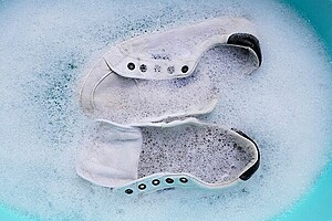 How to thoroughly Clean White Shoes