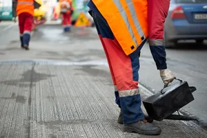 Highway Maintenance Worker Salaries, Responsibilities, and Certifications
