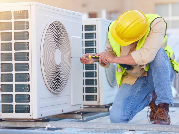 how much does an HVAC technician make a year