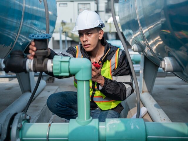 What are the HVAC Service Technician Job Description and Requirements?